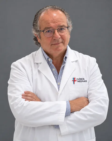 Dr. Agustín Arroyo Bielsa, director médico y especialista en cirugía vascular y varices en Clínica Medivás Madrid