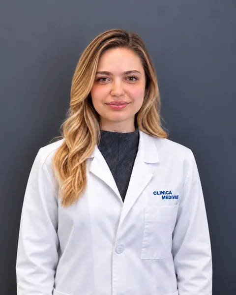 Dra. Laura Juárez Alonso, angiología y cirugía vascular en Clínica Medivás Madrid