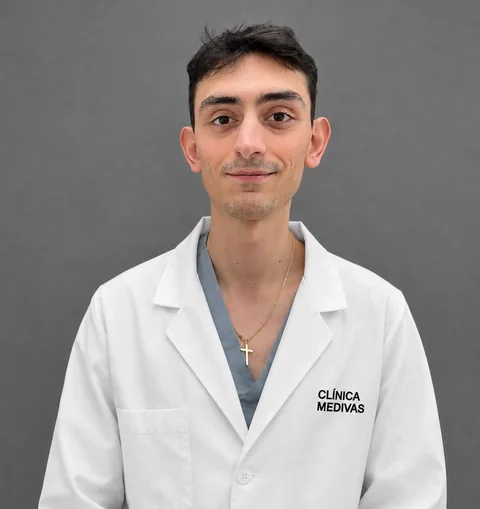 Fernando Santillana, enfermero y fisioterapeuta en Clínica Medivás Madrid