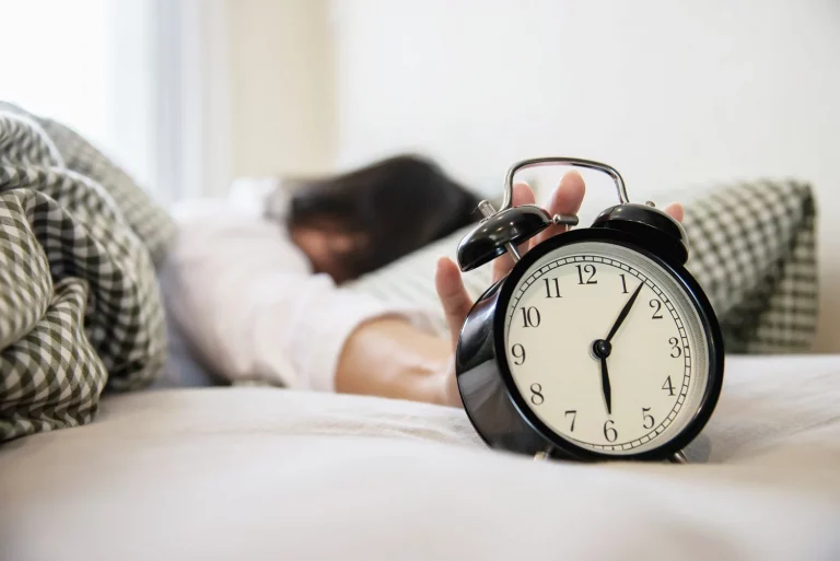 Tips saludables para la vuelta a la rutina: cómo retomar buenos hábitos sin estrés | Clínica Medivás Madrid Sentirse bien en la vuelta a la rutina con Zafracalm 1